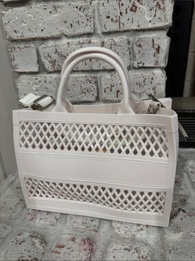 NWT White Jelly Crossbody Tote with Lattice Detail and Removable Strap.